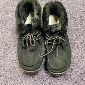 Black Fur-Lined Moccasin Slippers